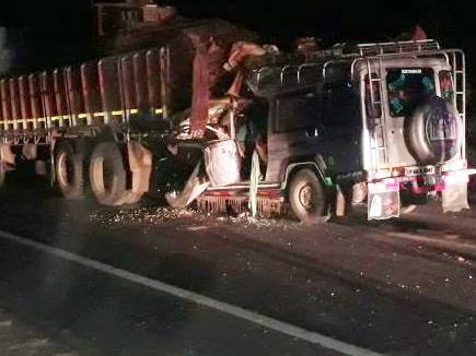 gujarat_road_accident_alirajpur_07_11_2017